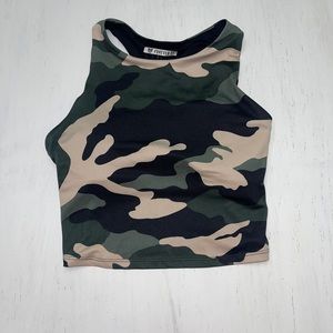 Camo athletic crop top🔥